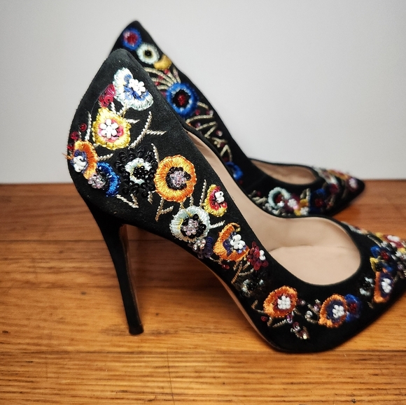 5/$100 SALE -  Vintage Embroidered Floral Nicole Miller Beaded Suede Stilettos - Picture 3 of 12